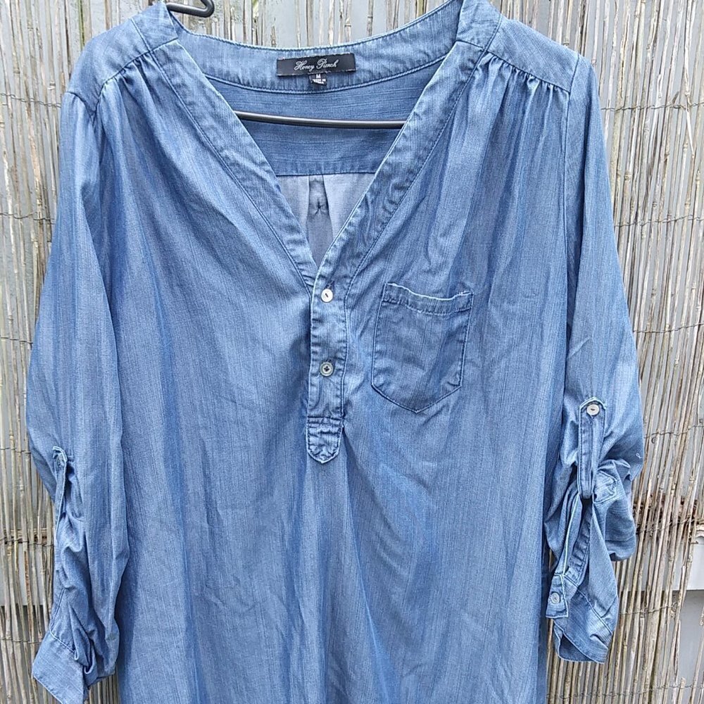 Honey Punch Denim Blue Long Sleeve V-Neck Tunic Top -M - Buttons to Hold Sleeves